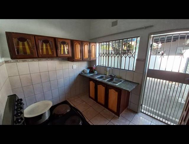 5 BEDROOM HOUSE FOR SALE IN MAYVILLE